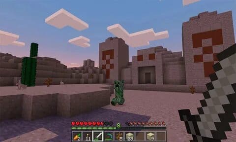 Minecraft Screenshot 3: Fighting a Creeper